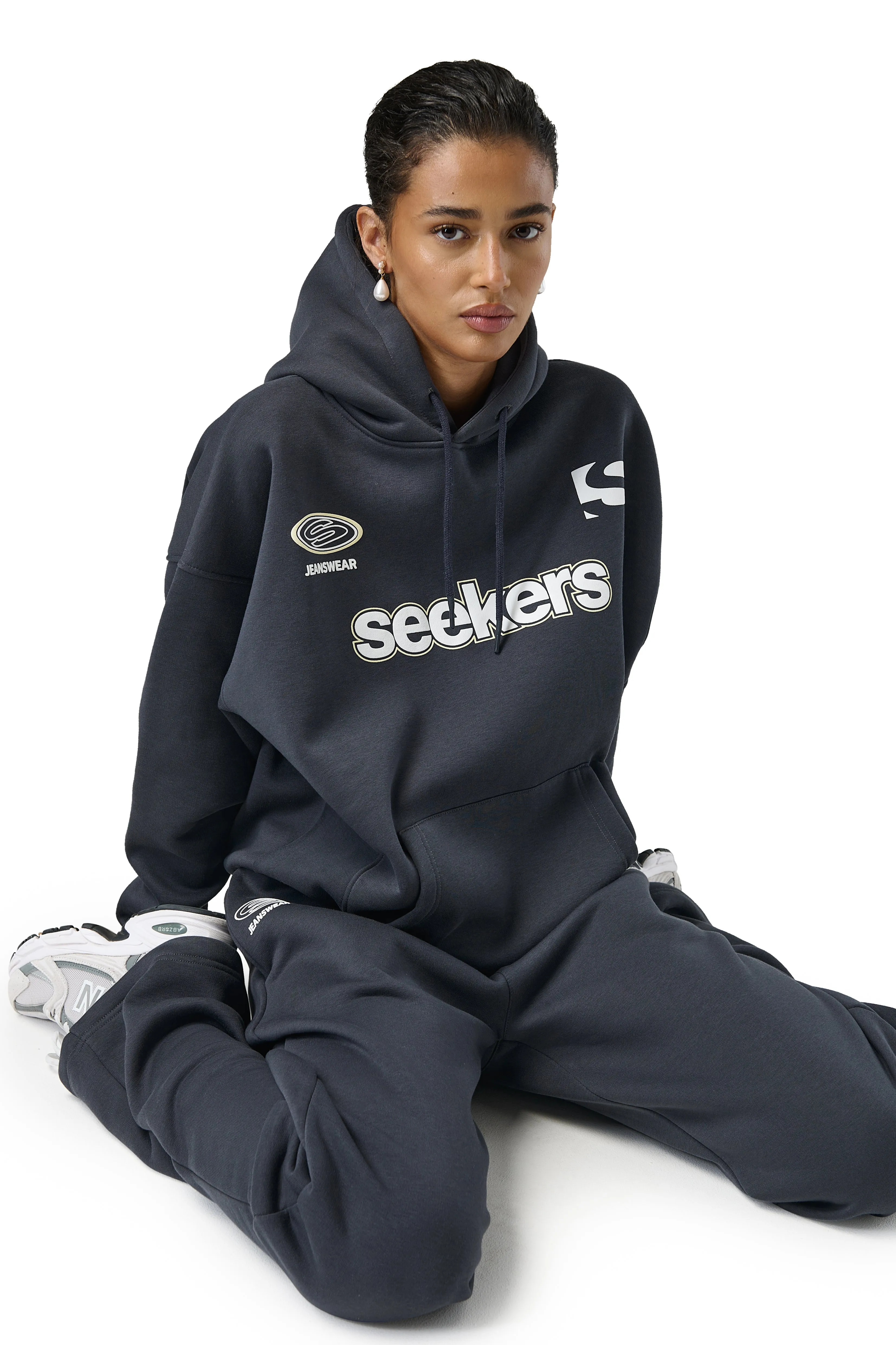 Seekers Motif Hoodie in Skipper